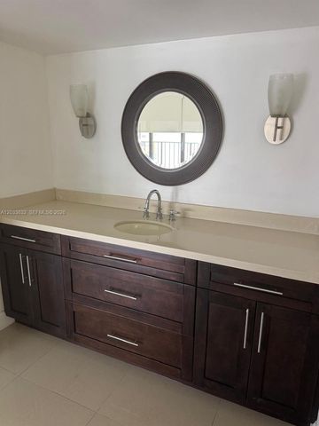 66 N Valencia Avenue PH2A, Coral Gables, FL 33134