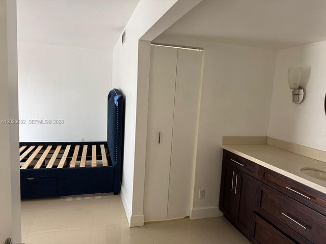 66 N Valencia Avenue PH2A, Coral Gables, FL 33134