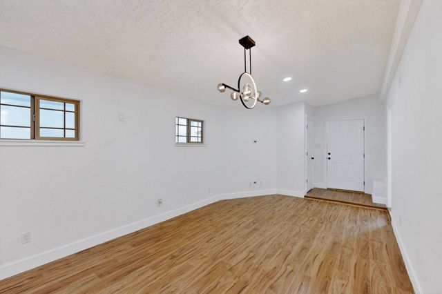 135 57TH Street SW, Albuquerque, NM 87121