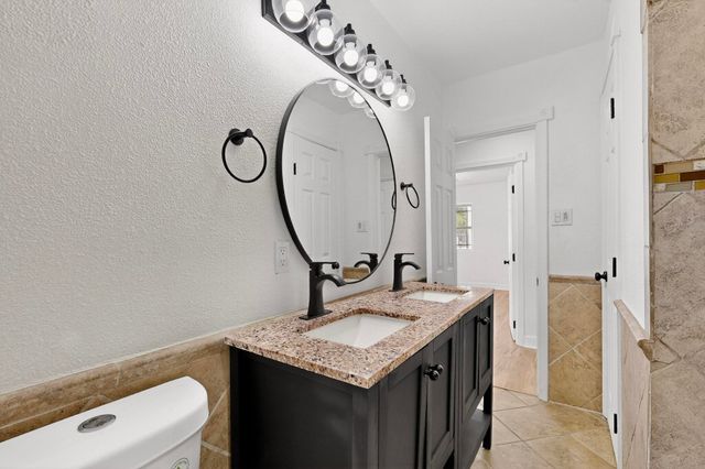 135 57TH Street SW, Albuquerque, NM 87121