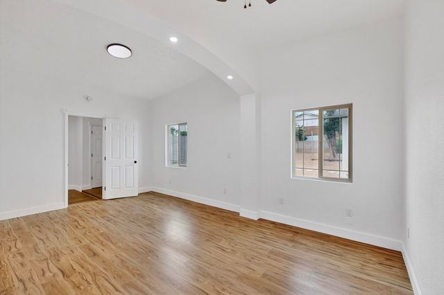 135 57TH Street SW, Albuquerque, NM 87121