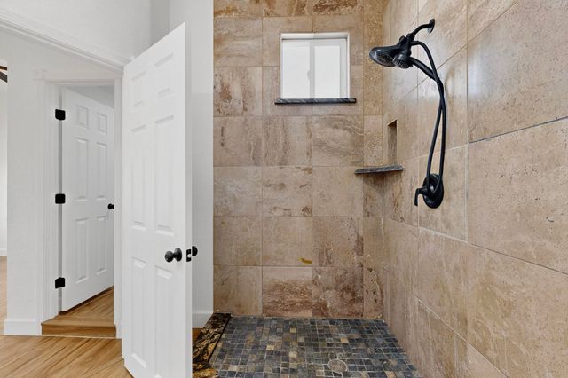 135 57TH Street SW, Albuquerque, NM 87121