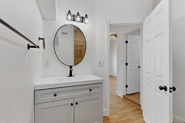 135 57TH Street SW, Albuquerque, NM 87121