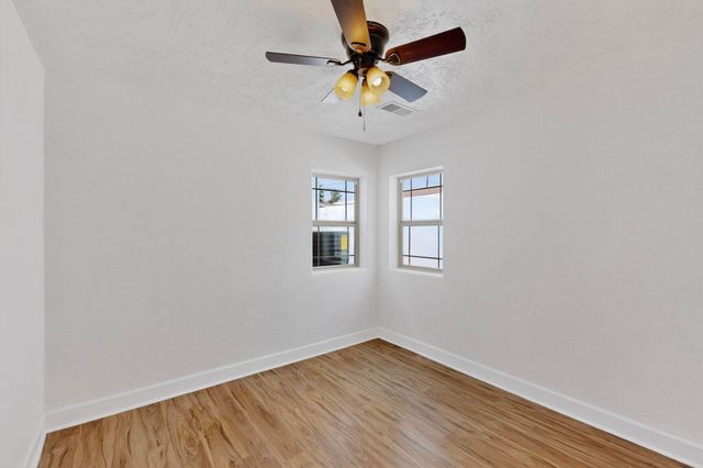 135 57TH Street SW, Albuquerque, NM 87121