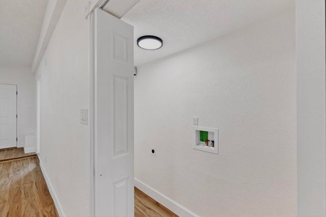 135 57TH Street SW, Albuquerque, NM 87121