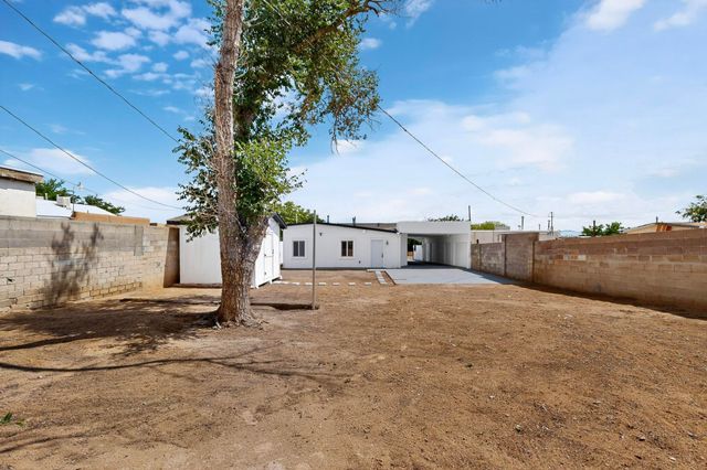 135 57TH Street SW, Albuquerque, NM 87121