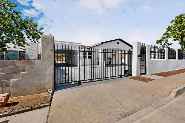 135 57TH Street SW, Albuquerque, NM 87121