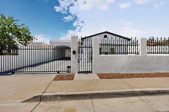 135 57TH Street SW, Albuquerque, NM 87121