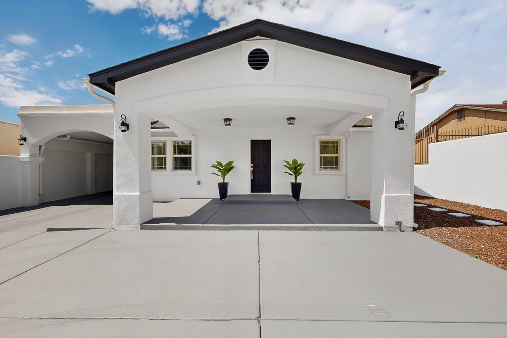 135 57TH Street SW, Albuquerque, NM 87121