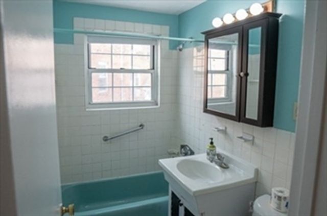 4 Colonial Village Drive 7, Arlington, MA 02474