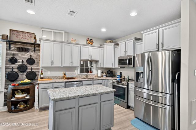 6805 Sweetclover Drive, Ocean Springs, MS 39564