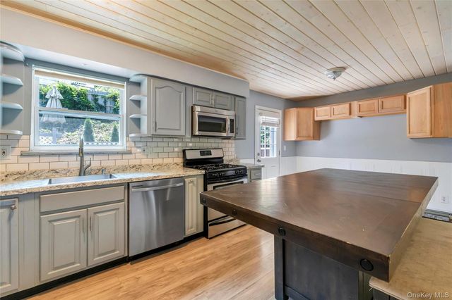 14 Seaside Avenue, Sound Beach, NY 11789