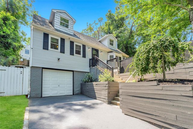 14 Seaside Avenue, Sound Beach, NY 11789