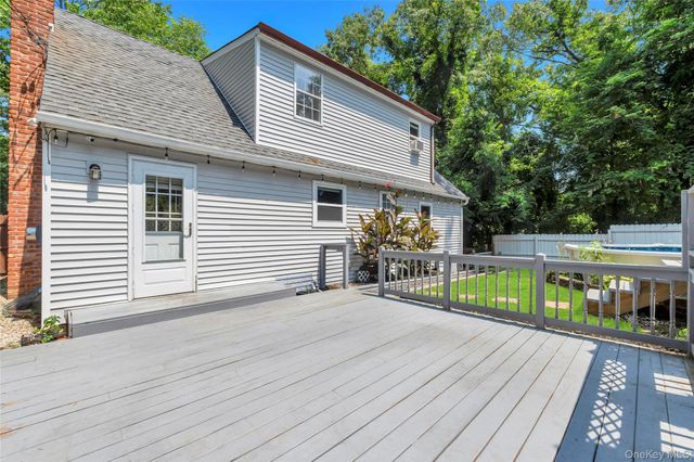 14 Seaside Avenue, Sound Beach, NY 11789