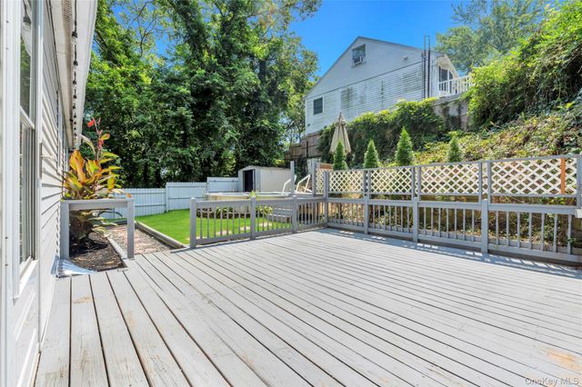 14 Seaside Avenue, Sound Beach, NY 11789