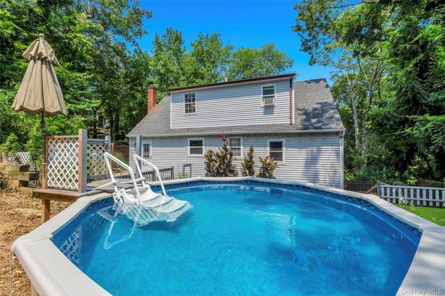 14 Seaside Avenue, Sound Beach, NY 11789