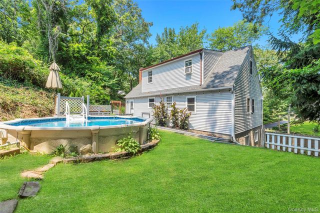 14 Seaside Avenue, Sound Beach, NY 11789