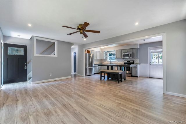 14 Seaside Avenue, Sound Beach, NY 11789