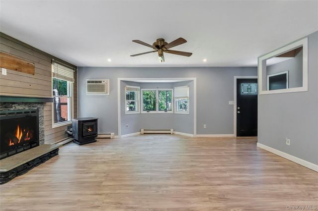 14 Seaside Avenue, Sound Beach, NY 11789