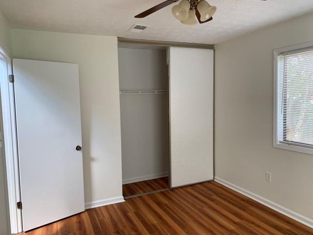 2004 Parkaire Crossing, Marietta, GA 30068