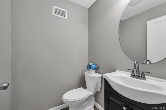 191 N Huron Street, Ronkonkoma, NY 11779