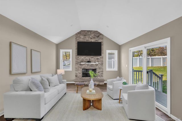 191 N Huron Street, Ronkonkoma, NY 11779