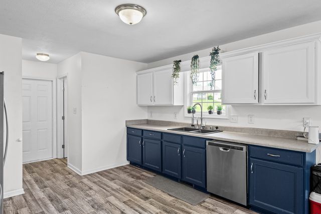200 Grant Ave, Oak Grove, KY 42262