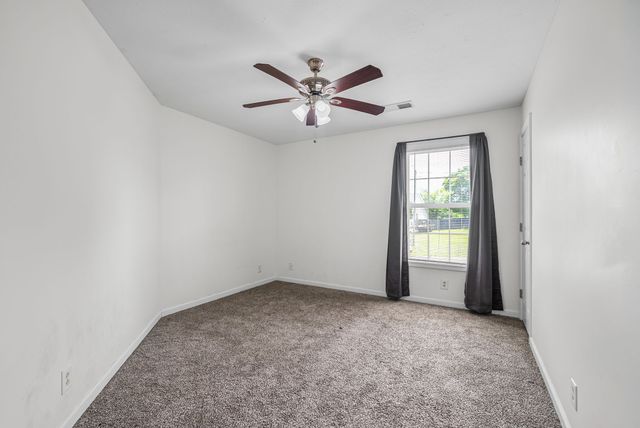 200 Grant Ave, Oak Grove, KY 42262