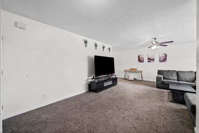 200 Grant Ave, Oak Grove, KY 42262