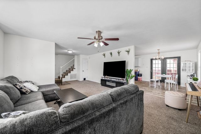 200 Grant Ave, Oak Grove, KY 42262