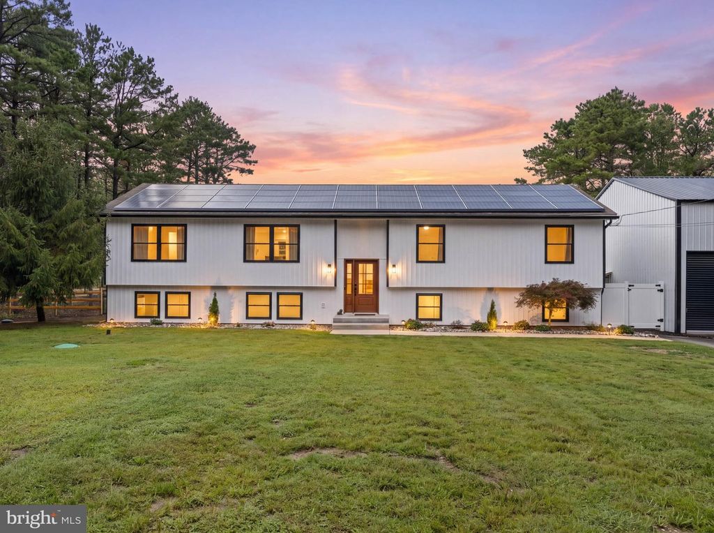 2260 7TH AVE, HAMMONTON, NJ 08037 — exterior
