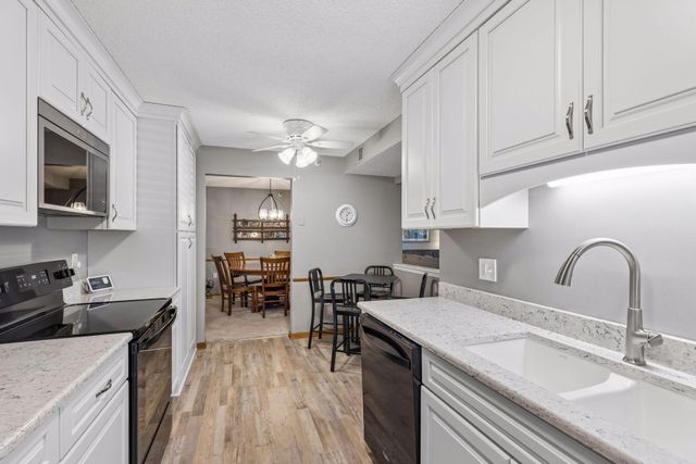 3150 Glen Oaks Avenue 111A, White Bear Lake, MN 55110