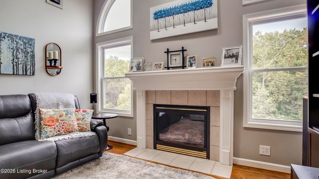 3807 Sumerlin Dr, Buckner, KY 40010
