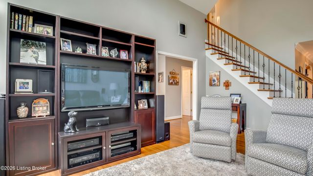 3807 Sumerlin Dr, Buckner, KY 40010