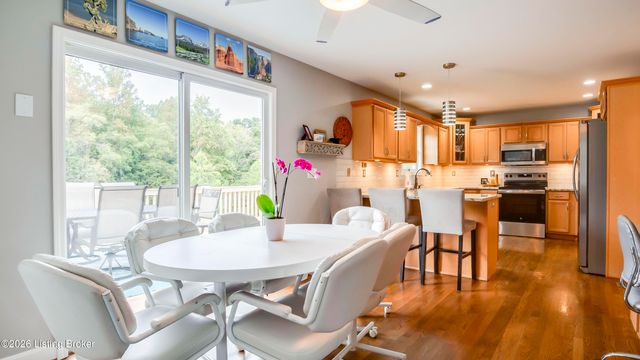 3807 Sumerlin Dr, Buckner, KY 40010