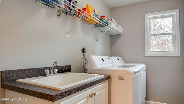 3807 Sumerlin Dr, Buckner, KY 40010