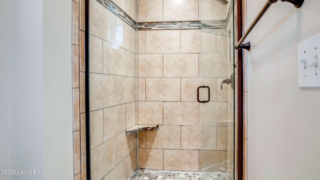 3807 Sumerlin Dr, Buckner, KY 40010