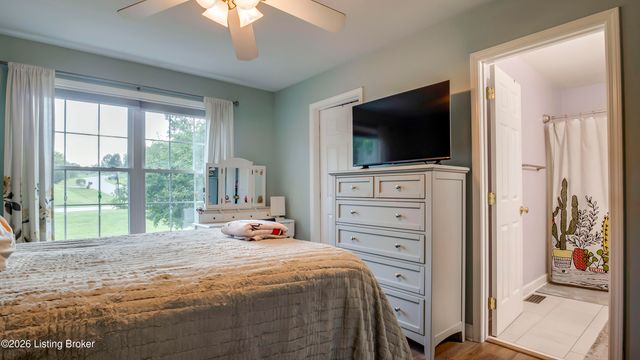 3807 Sumerlin Dr, Buckner, KY 40010