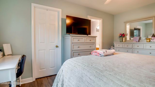 3807 Sumerlin Dr, Buckner, KY 40010