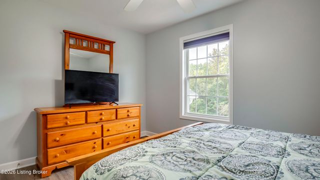 3807 Sumerlin Dr, Buckner, KY 40010
