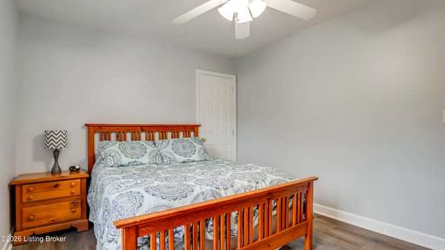 3807 Sumerlin Dr, Buckner, KY 40010