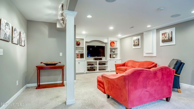 3807 Sumerlin Dr, Buckner, KY 40010