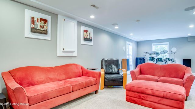 3807 Sumerlin Dr, Buckner, KY 40010