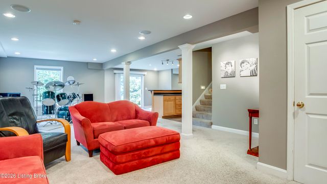 3807 Sumerlin Dr, Buckner, KY 40010