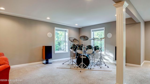 3807 Sumerlin Dr, Buckner, KY 40010