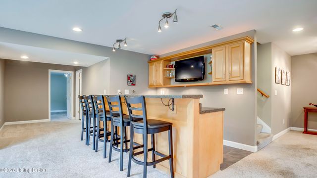3807 Sumerlin Dr, Buckner, KY 40010