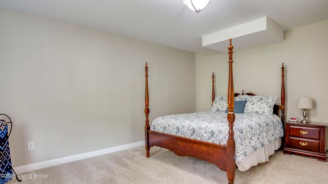 3807 Sumerlin Dr, Buckner, KY 40010