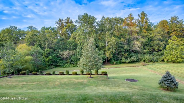3807 Sumerlin Dr, Buckner, KY 40010