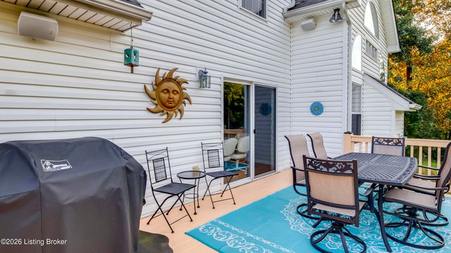 3807 Sumerlin Dr, Buckner, KY 40010