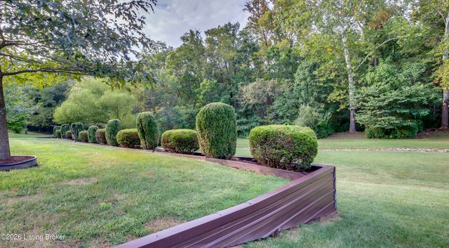 3807 Sumerlin Dr, Buckner, KY 40010